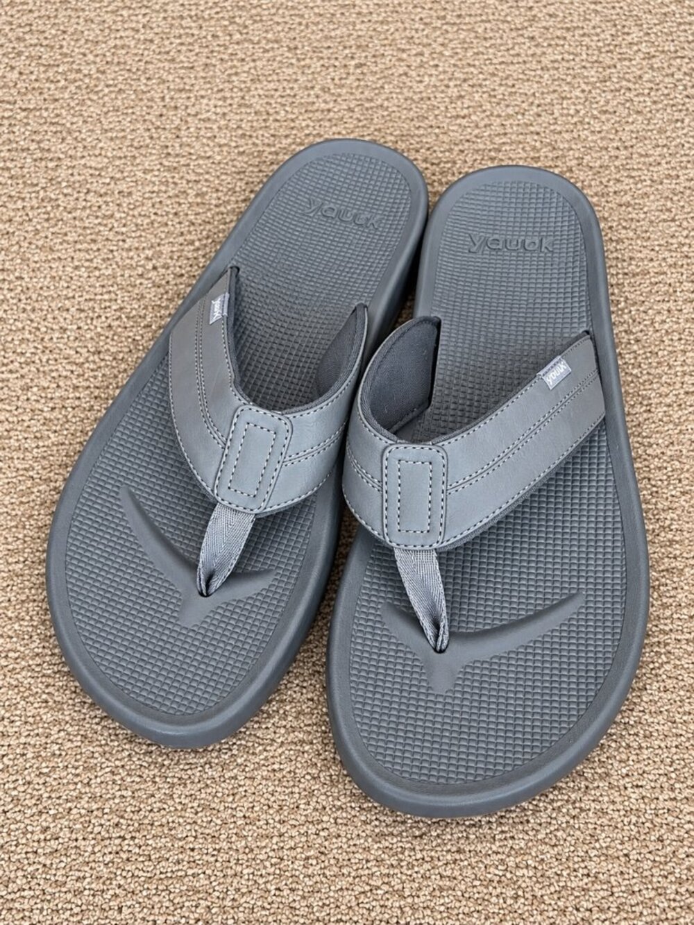 Sanuk Men’s 11 Women’s 12 Gray Flip Flops Sandals New